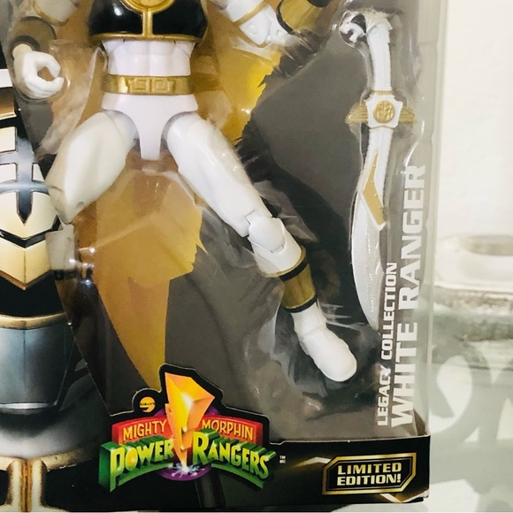 NEW Saban’s Power Rangers - Legacy Collection White Ranger - Picture 3 of 6